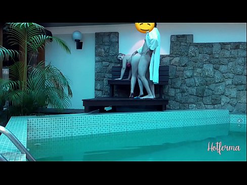 ❤️ Boss invitéiert Déngschtmeedchen an de Pool, mee konnt net engem waarm widderstoen Sexvideo op lb.sexygirlspics.ru ❤